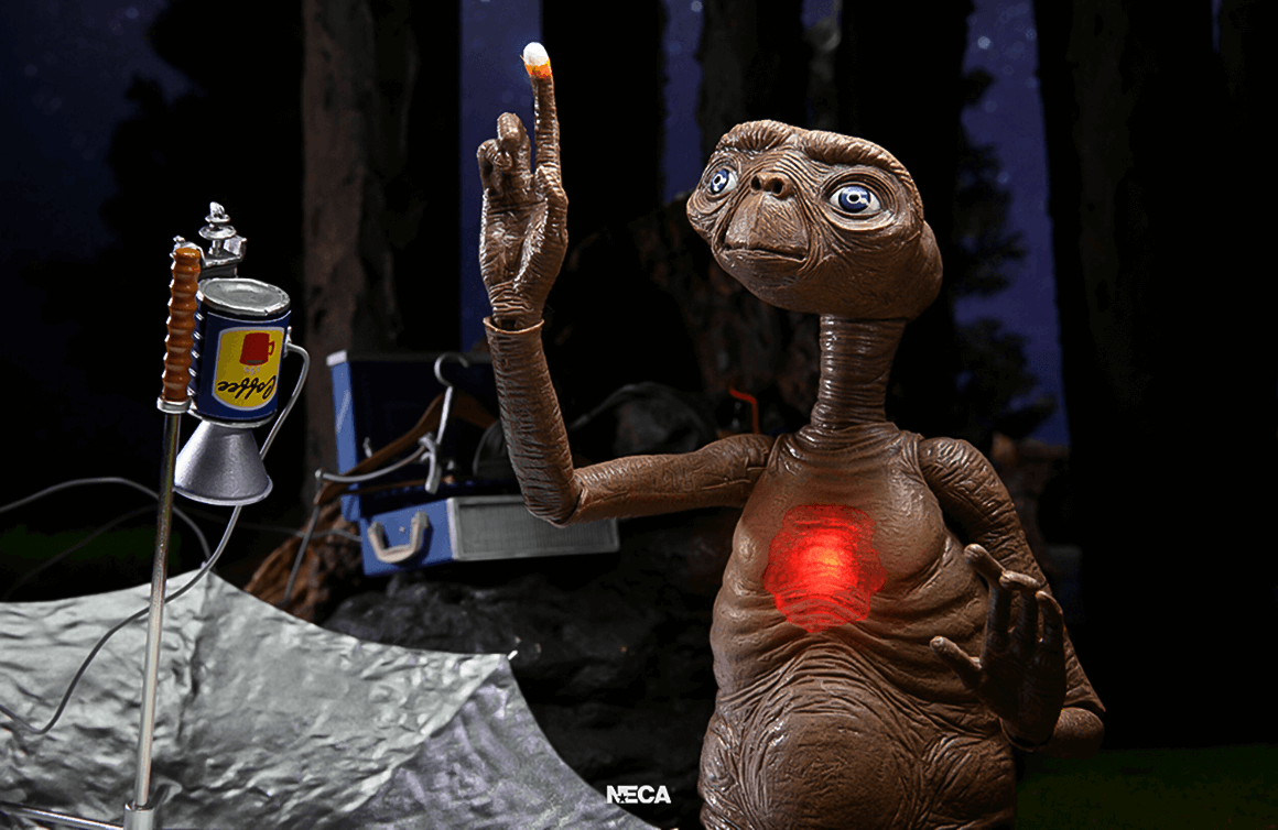 E.T. The Extra-Terrestrial 40th Anniversary Ultimate Dress Up E.T.