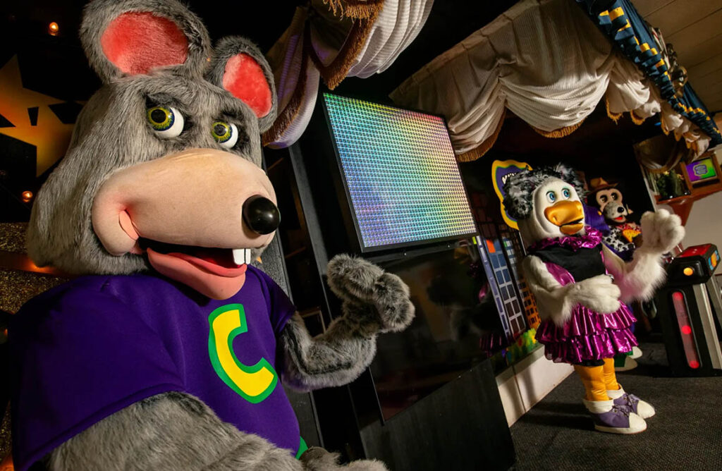 Link Roundup: Chuck E. Cheese, Lunar Lander, Creature from the Black ...