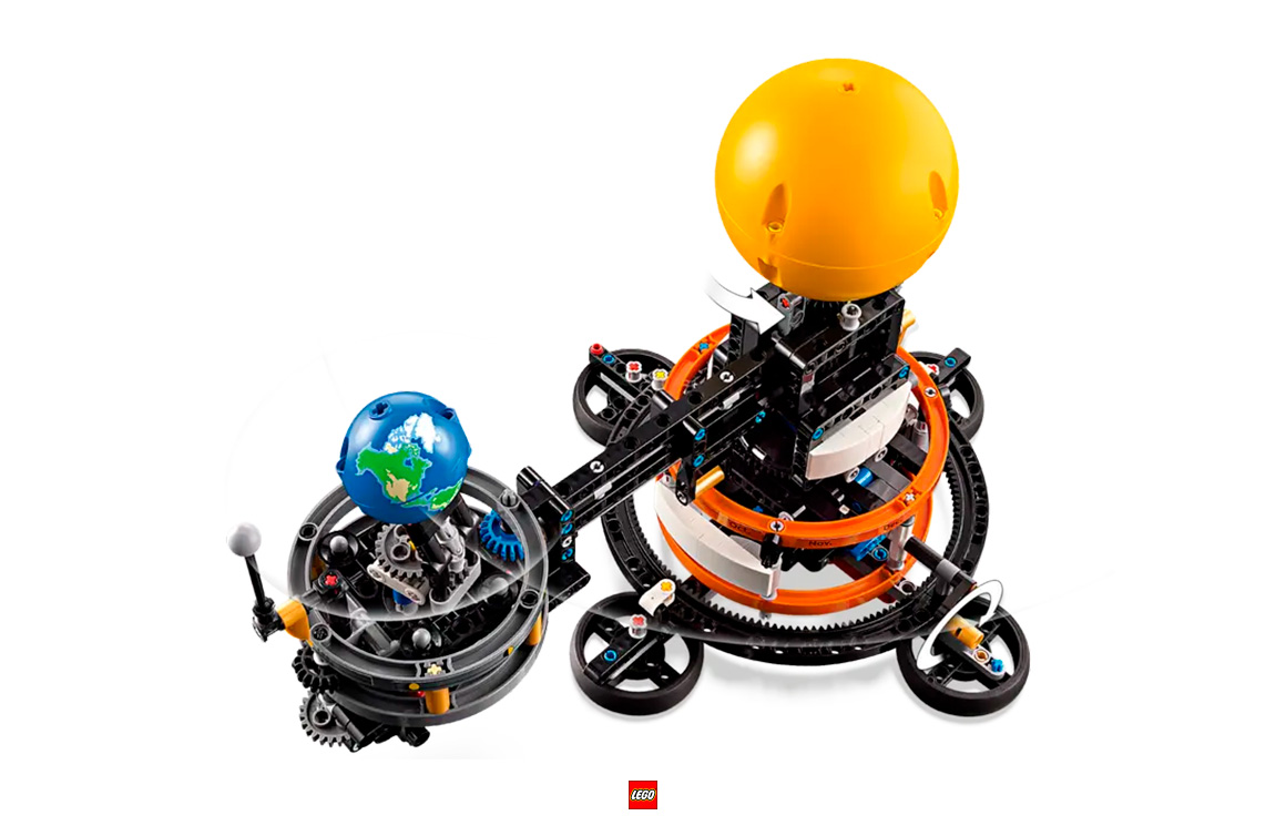 Planet Earth and Moon in Orbit, LEGO Technic