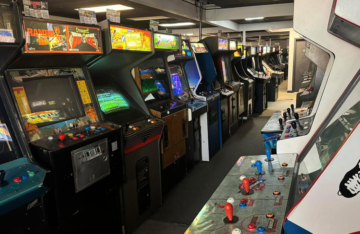 Galloping Ghost Arcade, Vintage Arcade Cabinets