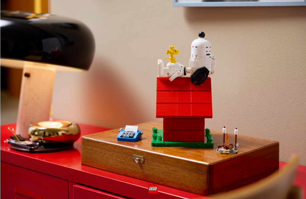 Peanuts: Snoopy’s Doghouse, LEGO
